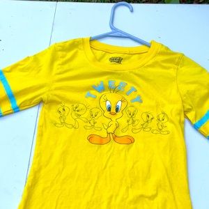 Tiny T-shirt of Tweety Bird
